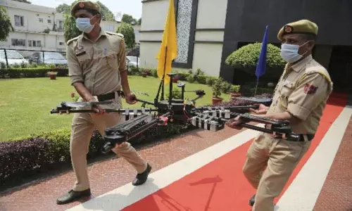 Jk Police Shoots Down Drone Carrying IED Material in Border Belt of Jammu