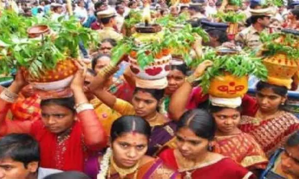 Ongoing Lashkar Bonalu Festival in Hyderabad