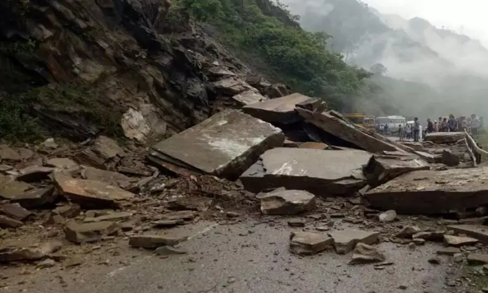 The Landslide Broke And Killed 9 People in Himachal Pradesh