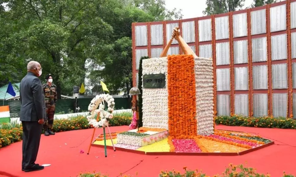 President Ram Nath Kovind Pay Homage to Armed Force at Dras Memorial