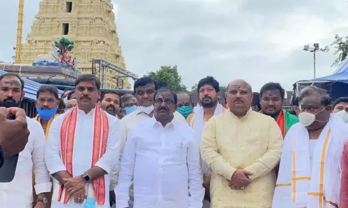 AP BJP Chief Somu Veerraju Visit the Srisailam Mallikarjuna Temple