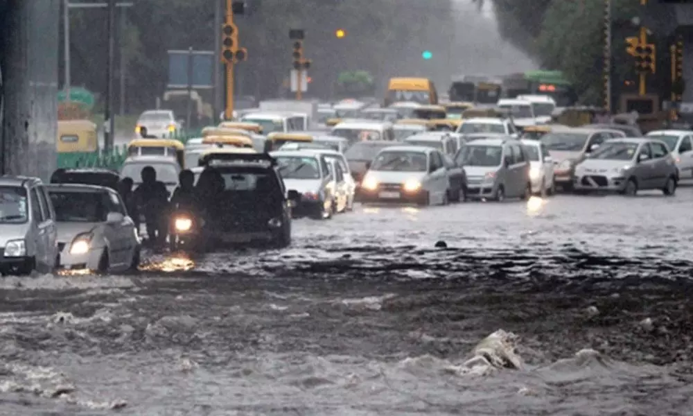Traffic Problems To People Due to Heavy Rains in Delhi