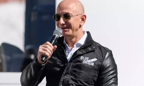 Blue Origin Founder Jeff Bezos Bumper Offer to Nasa Blue Origin Founder Jeff Bezos Bumper Offer to Nasa