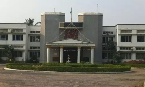 Old Age Couple Protest at Nalgonda Collectorate Old Age Couple Protest at Nalgonda Collectorate