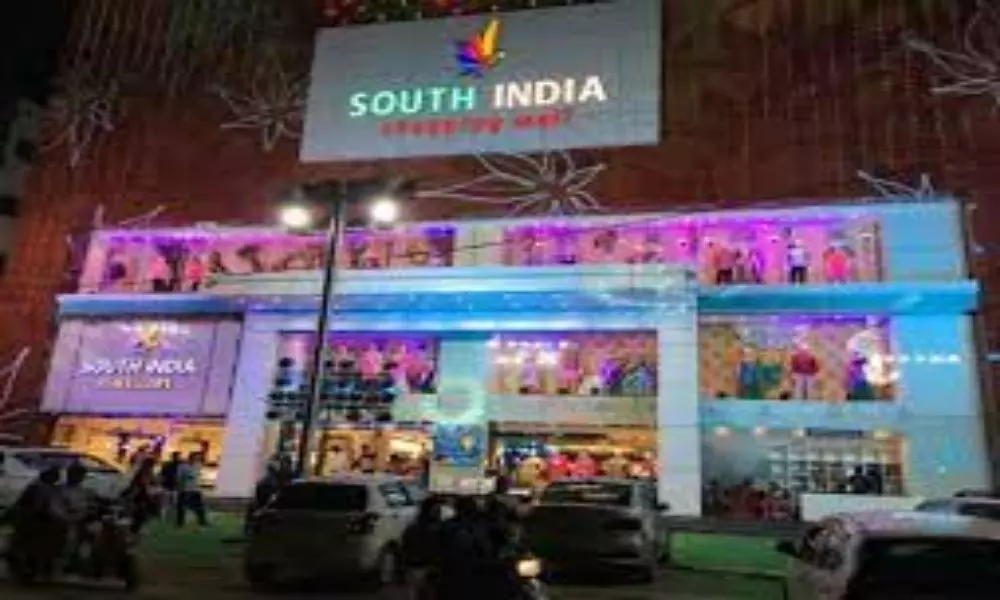 50 Thousand Fine to Tirupati South India shopping Mall Due to Covid Rules Break