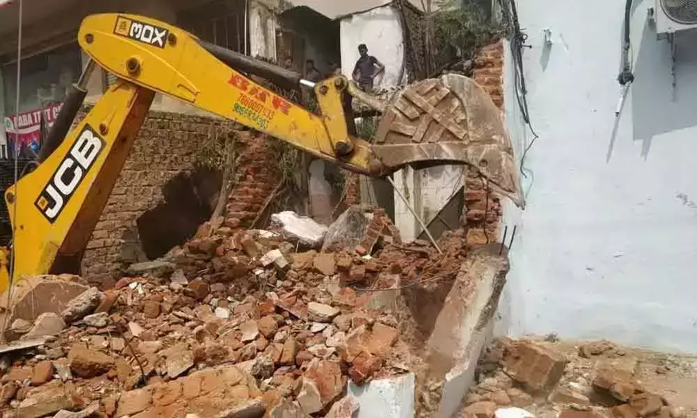 GHMC Demoliting of Illegal Structures in Hyderabad