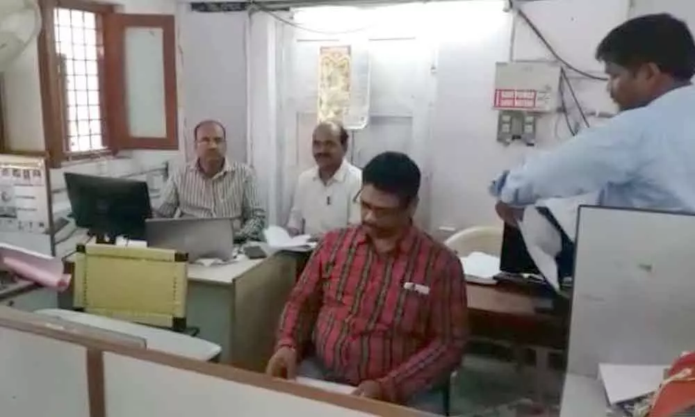 ACB Raids in Yadagirigutta Sub Registrar Office