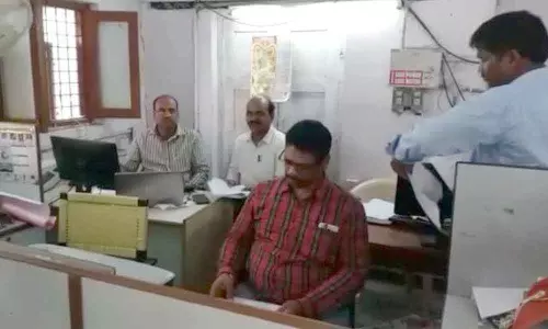 ACB Raids in Yadagirigutta Sub Registrar Office ACB Raids in Yadagirigutta Sub Registrar Office