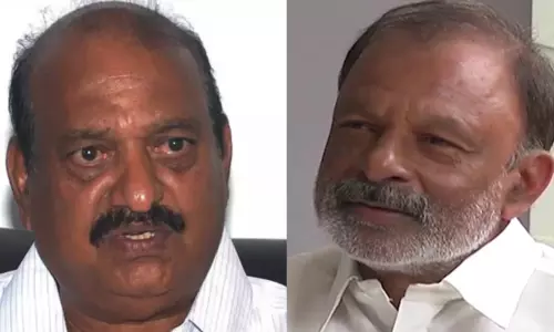 JC Prabhakar and Congress Leader Raghuveera Meet at Ananthapur