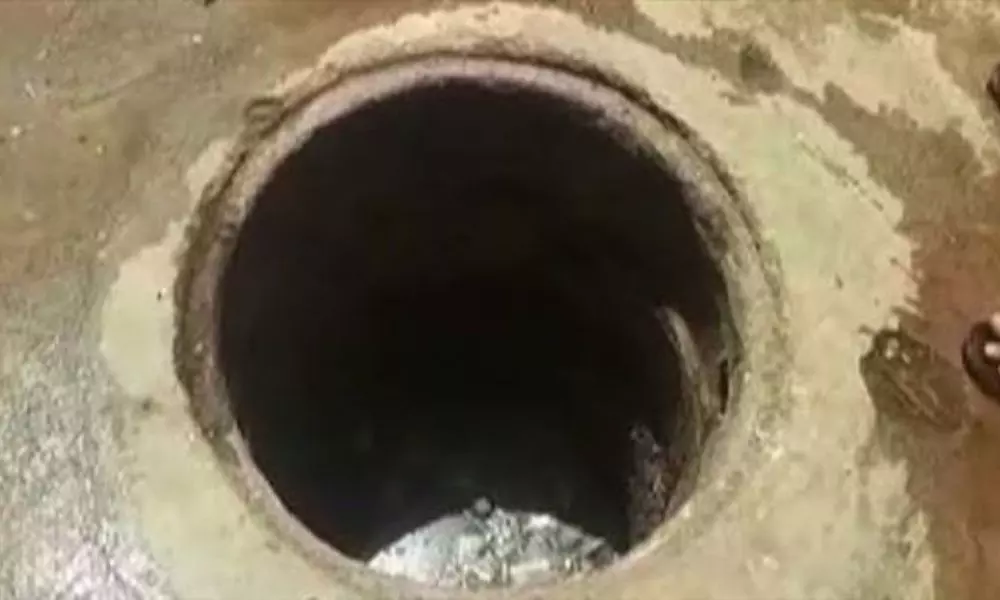 Two GHMC Workers Missing in Manhole one Died at Hyderabad