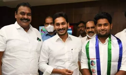 Jana Sena MLA Rapaka Vara Prasad Joined in  YCP Party