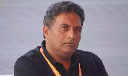 Actor Prakash Raj Suffered Injuries During Shoot Actor Prakash Raj Suffered Injuries During Shoot