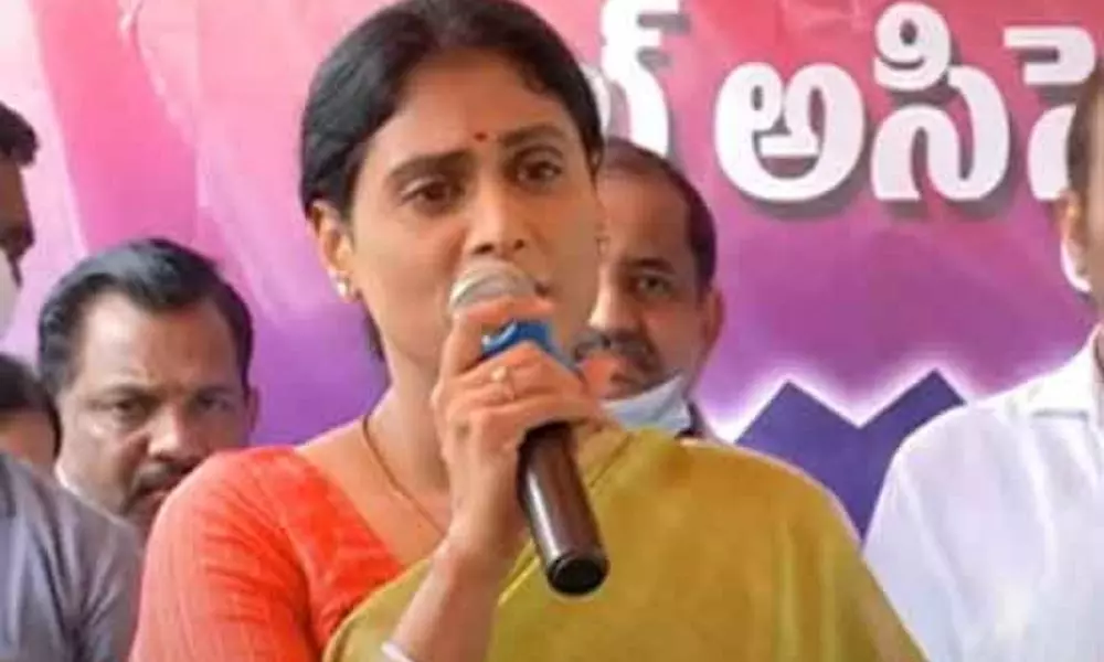 YS Sharmila Slams CM KCR In Field Assistants Protest At Indira Park