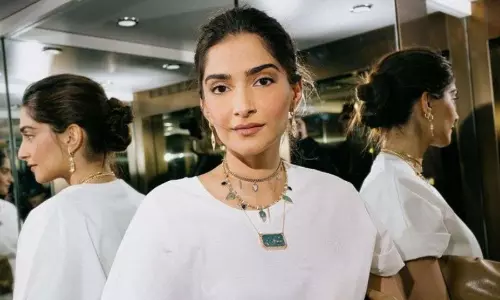 Rakeysh Omprakash Mehra Says in His Autobiography About Sonam Kapoor Remuneration in Bhaag Milkha Bhaag Movie