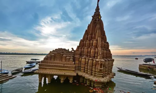 Uttar Pradesh Temples Drowned Out in Heavy Water Flow | Live News Updates Uttar Pradesh Temples Drowned Out in Heavy Water Flow | Live News Updates
