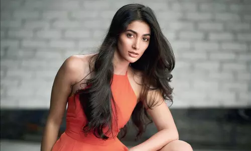 Directors And Producers Gives Extra Benefits to Pooja Hegde Directors And Producers Gives Extra Benefits to Pooja Hegde