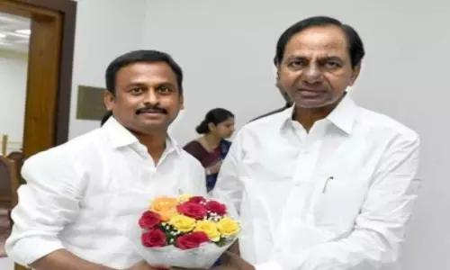 Gellu Srinivas Yadav Meet CM KCR in Pragathi Bhavan
