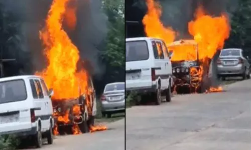 Private Ambulance Exploded in Proddatur Kadapa District Private Ambulance Exploded in Proddatur Kadapa District