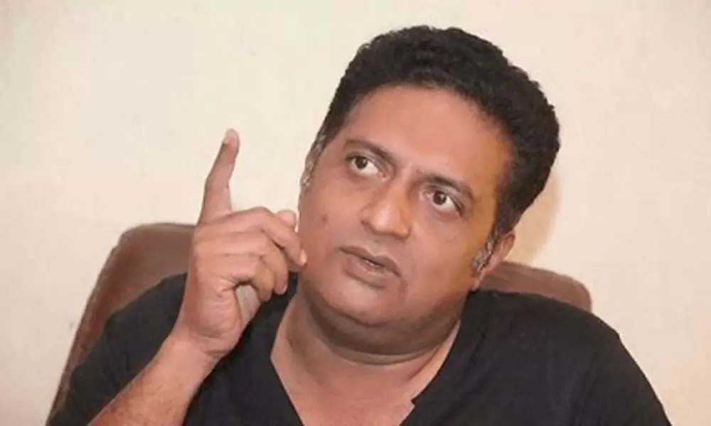 Prakash Raj Fan Padayatra From Rajahmundry to Hyderabad