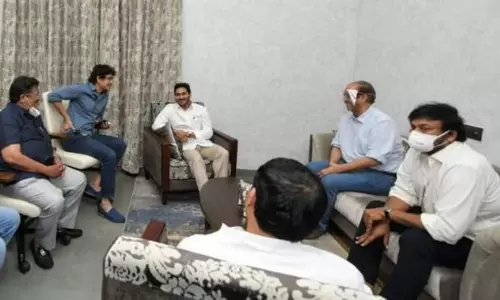 Chiranjeevi Top Celebrities Meet Become Controversial in Tollywood