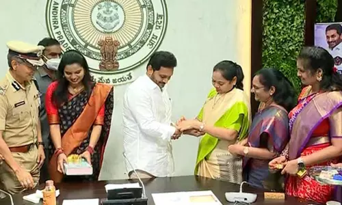 Vasireddy Padma Says CM Jagan as a Brother Reassures Women in Andhra Pradesh Vasireddy Padma Says CM Jagan as a Brother Reassures Women in Andhra Pradesh