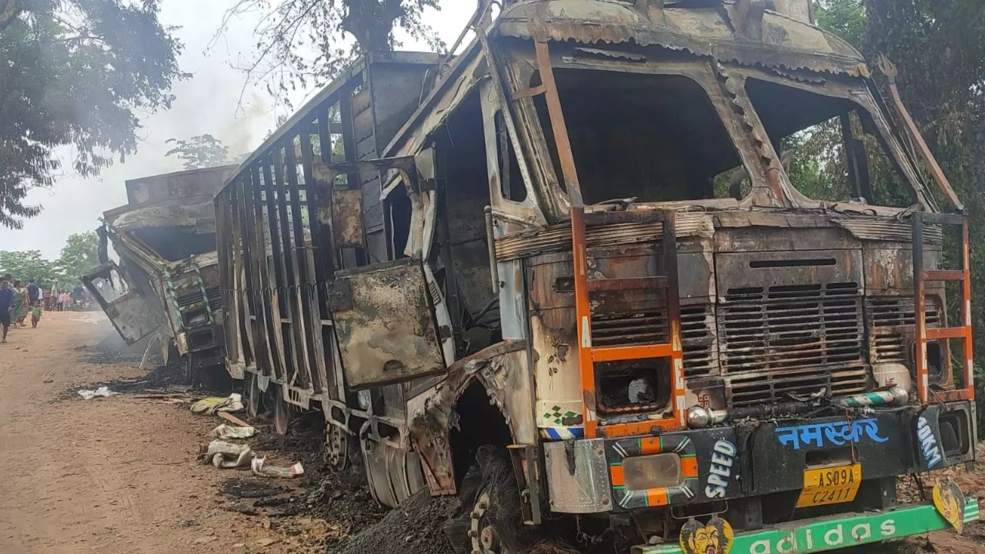 Strangers Set Fire to 7 Vehicles in Assam