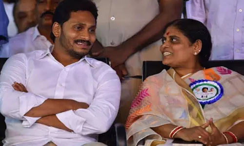 What is Going on Between Vijayamma and Jagan ?