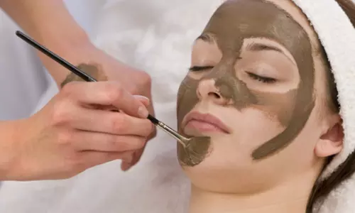 Beauty Tips: మెరిసే చర్మం కోసం ఇంటిలోనే ఇలా ఫేస్ ప్యాక్ చేసుకోండి..తక్కువ ఖర్చుతో ఎక్కువ అందం!