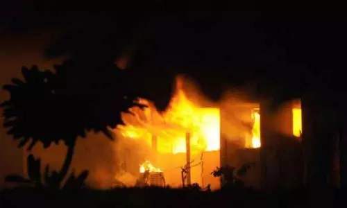 Fire Accident in Supermarket At Anantapur JNTU