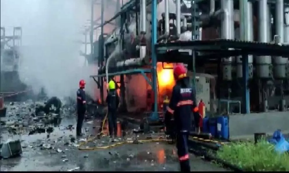 Heavy Explosions at Jakharia Fabrics in Maharashtra