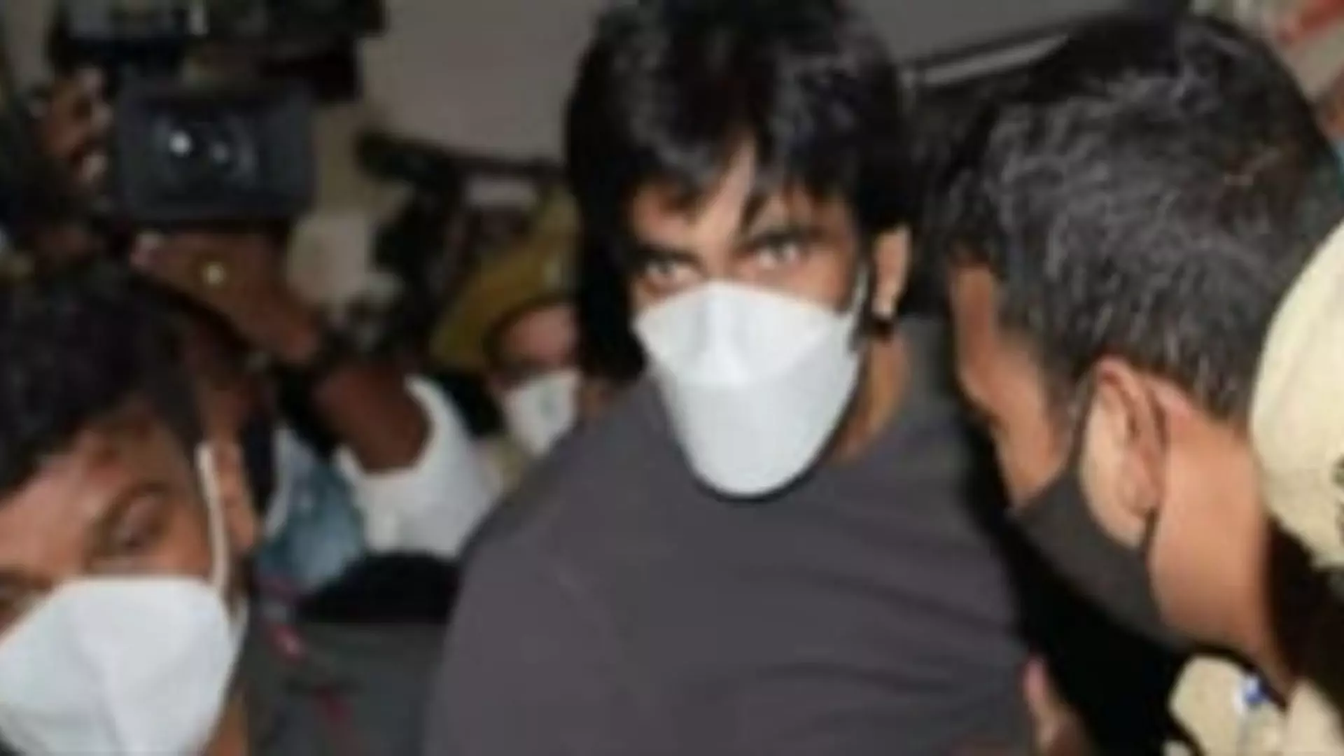 Enforcement Directorate Inquiring Ravi Teja From Last Four Hours in Tollywood Drugs Case Today 09 09 2021