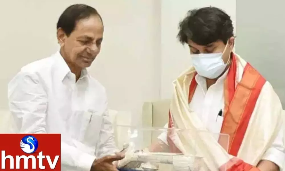 Central Minister Scindia Meeting With CM KCR in Pragathi Bhavan Yesterday