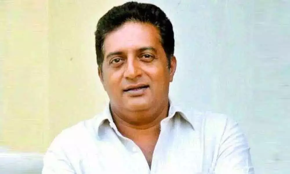 Prakash Raj Arranged Lunch at the JRC Convention for MAA Members