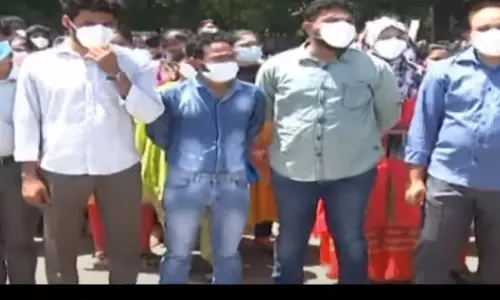 Covid Doctors Strike in Krishna District For their Salaries From Today 15 09 2021