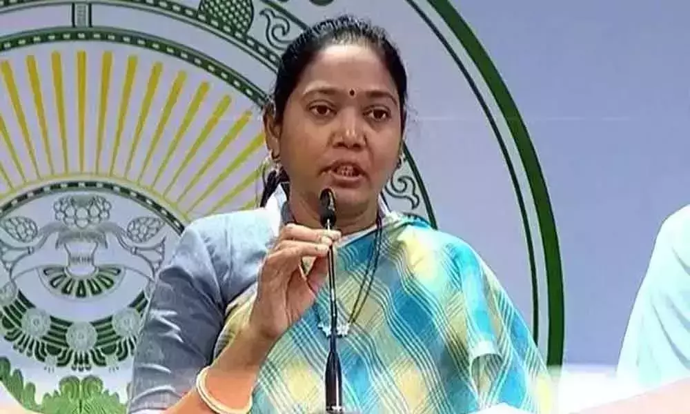 AP Home Minister Sucharita Sensational Comments on TDP Leader Ayyanna Patrudu