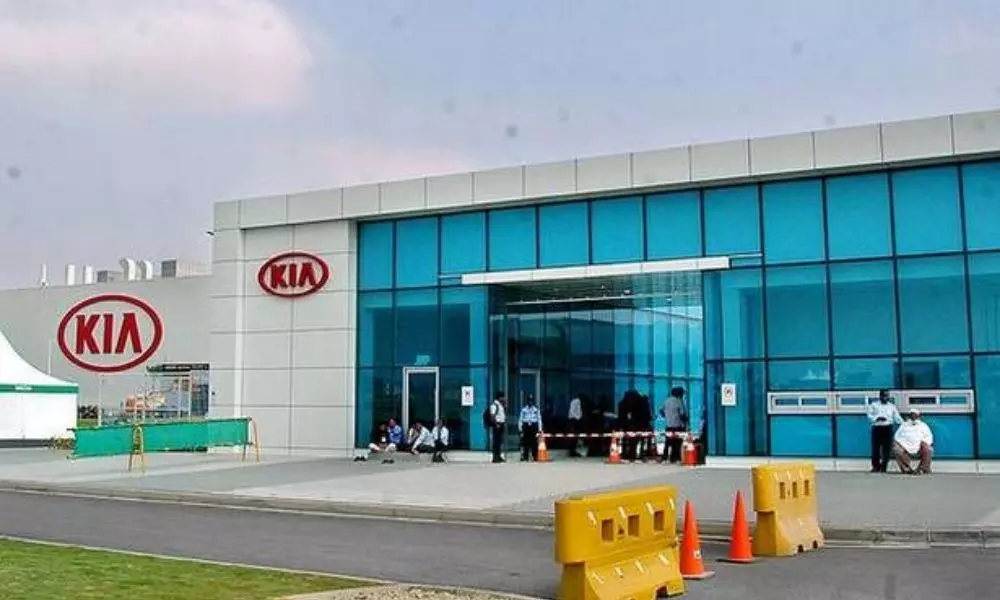 Clashes Between the Employees in KIA Cars Industry Anantapur
