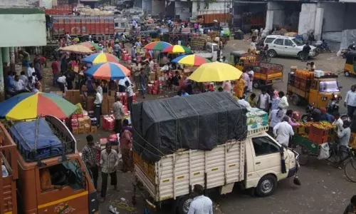 Last Day of Selling and Purchase the Fruits in Kothapet Fruit Market