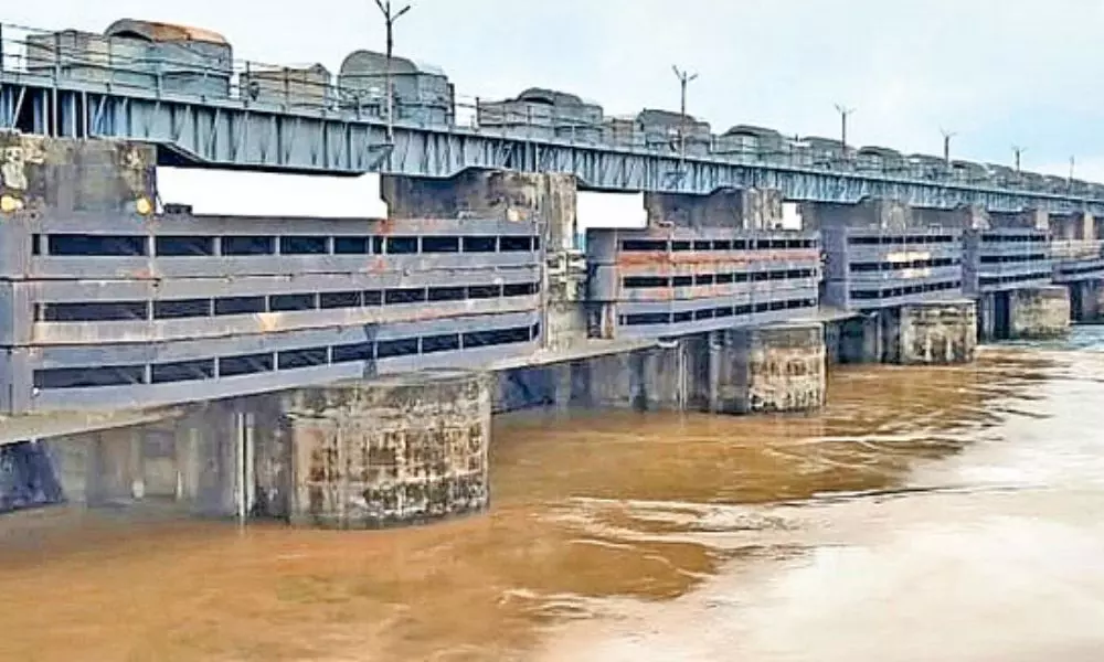 Huge Water Inflow To Singur Project Due to Heavy Rains
