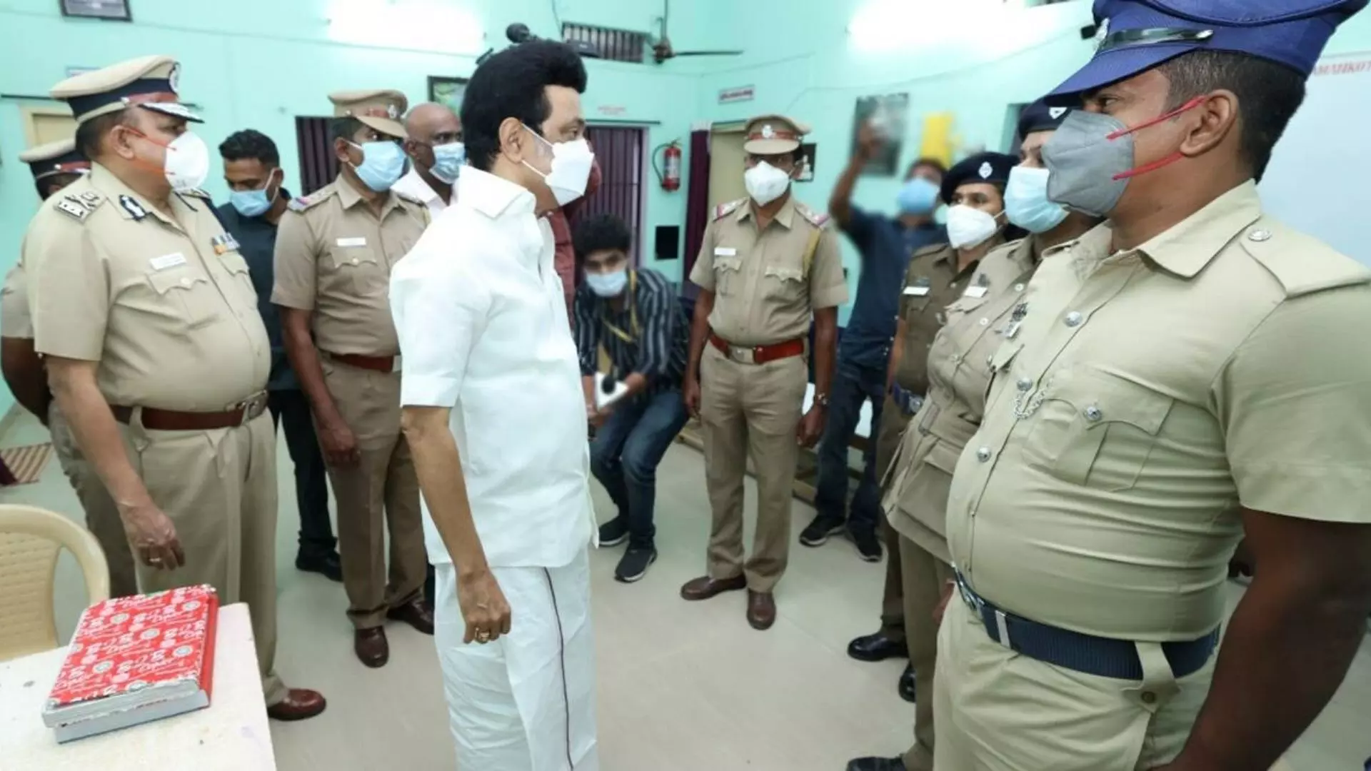 Tamil Nadu CM Stalin Made a Surprise Visit to the Adhiyamankottai Police Station Last Night 29 09 2021