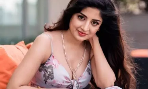 Poonam Kaur Support to Prakash Raj in MAA Elections Poonam Kaur Support to Prakash Raj in MAA Elections