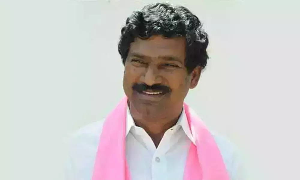 Station Ghanpur MLA Thatikonda Rajaiah Tongue Slip in Bathukamma Sarees Distribution Program