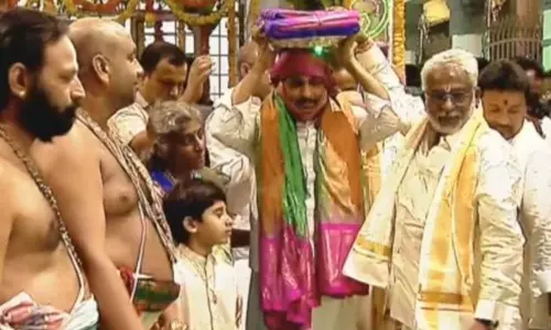 AP CM Jagan Offers Silk Clothes to Lord Venkateswara at Tirumala AP CM Jagan Offers Silk Clothes to Lord Venkateswara at Tirumala
