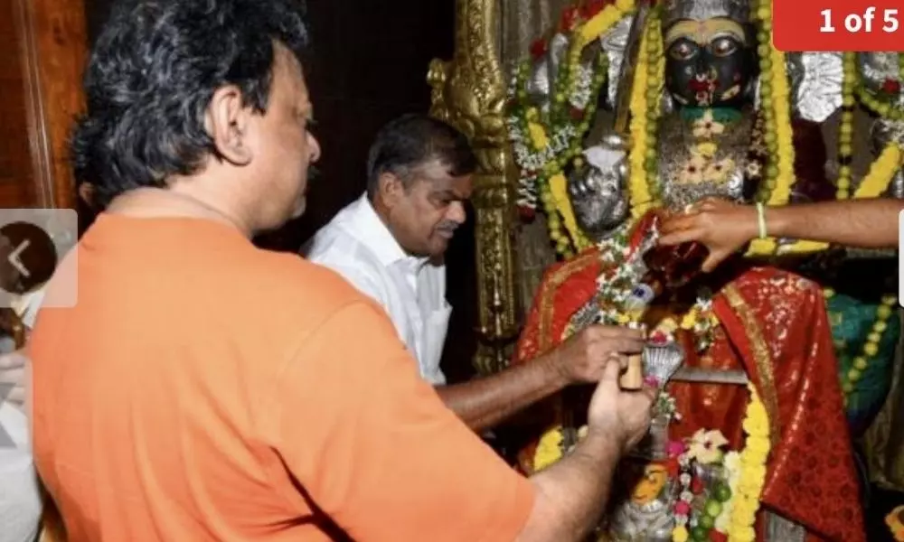 Ram Gopal Varma Visits Warangal Maisamma Temple and Shared Photo in Twitter