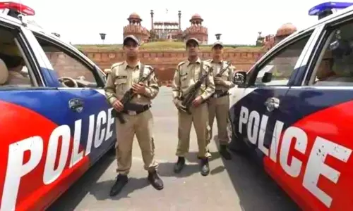 Delhi Police Arrested Pakistan Terrorist, NIA Raids Going on Terrorists in Delhi | National News Delhi Police Arrested Pakistan Terrorist, NIA Raids Going on Terrorists in Delhi | National News