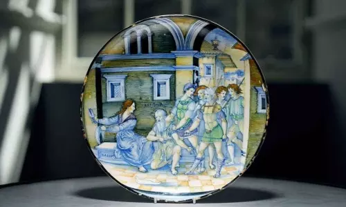 Old Italian Ceramic Dish about 16th Century Sells for 13 Crore Rupees Surprised the Organisation | Today World News Old Italian Ceramic Dish about 16th Century Sells for 13 Crore Rupees Surprised the Organisation | Today World News