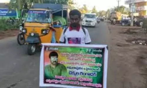 Chiru Fan Hiking 500 km to Meet Megastar Chiranjeevi Chiru Fan Hiking 500 km to Meet Megastar Chiranjeevi