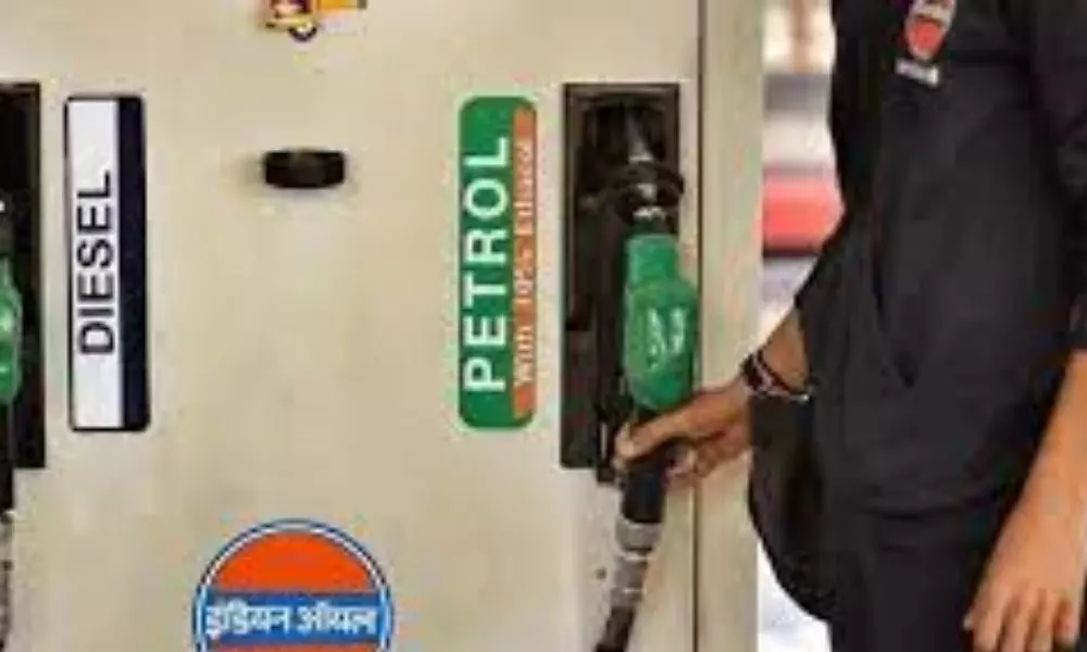 Today Petrol Price in Hyderabad Delhi Mumbai Diesel Price Today 17 10 2021