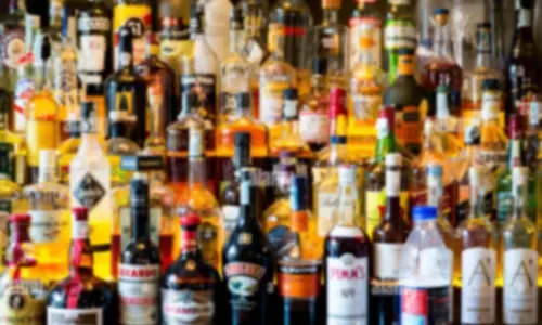 Know all about Wine Whiskey Brandy and the Difference Between all Varaity of Liquor | Life Style Know all about Wine Whiskey Brandy and the Difference Between all Varaity of Liquor | Life Style