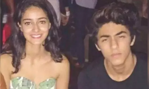 NCB Officials Raids in Shah Rukh Khan House and Ananya Panday House as Part of Cruise Drugs Case