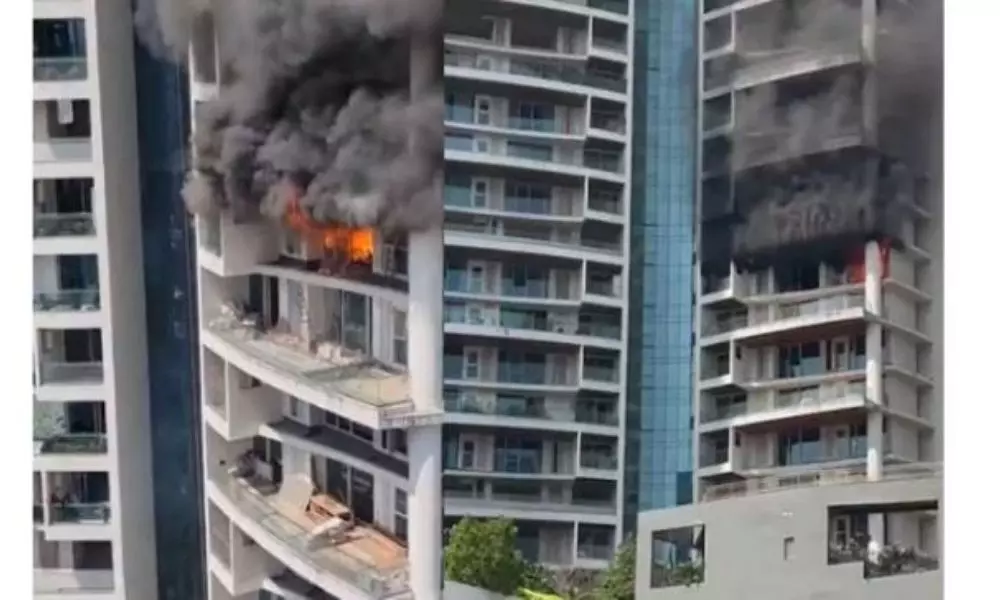 Massive Fire Breaks Out At 60 Storey Building in Mumbai